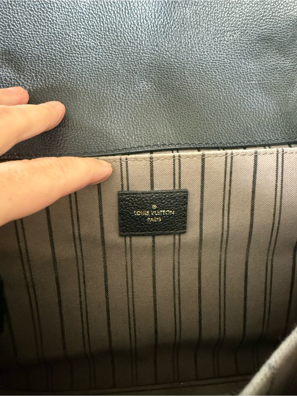 Authentic Louis Vuitton Pochette Métis - Picture 10 of 16